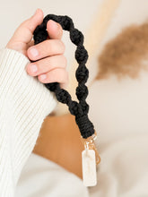 Load image into Gallery viewer, Macrame Wristlet