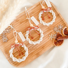 Load image into Gallery viewer, Macrame Spiral Wreath