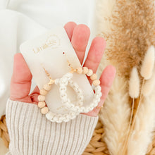 Load image into Gallery viewer, macrame earrings hoops