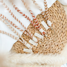 Load image into Gallery viewer, macrame lanyard