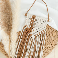 Load image into Gallery viewer, macrame wall hanging