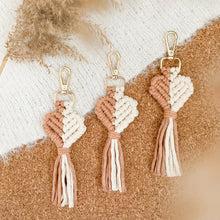 Load image into Gallery viewer, macrame heart keychain