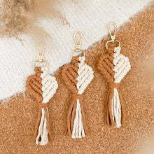 Load image into Gallery viewer, macrame heart keychain