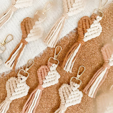 Load image into Gallery viewer, macrame heart keychain