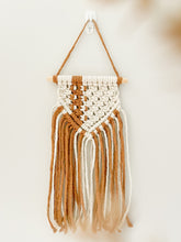 Load image into Gallery viewer, macrame wall hanging