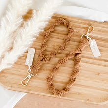 Load image into Gallery viewer, macrame wristlets keychains