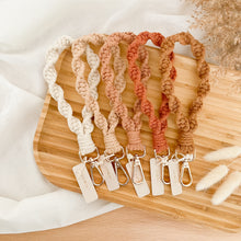 Load image into Gallery viewer, macrame wristlet keychains