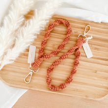 Load image into Gallery viewer, macrame wristlets keychains