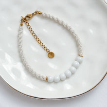 Load image into Gallery viewer, White Onyx &amp; Macrame Bracelet
